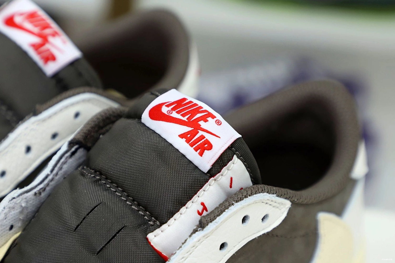 TRAVIS REVERSE LOW OG AIR MOCHA X SCOTT 1 JORDAN 0228